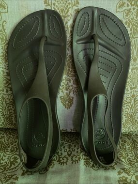CROCS Women’s  Slingback Thong Sandals